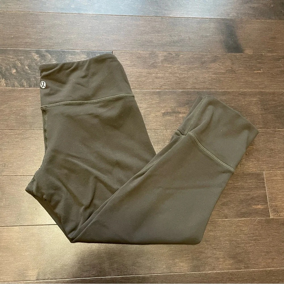 Brown Lululemon Capri Pant Size 4 - Picture 1 of 6